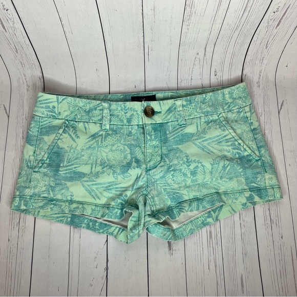 American Eagle Outfitters Pants - American Eagle Outfitters Shortie Stretch Size 4 Tropical Print Short Shorts
